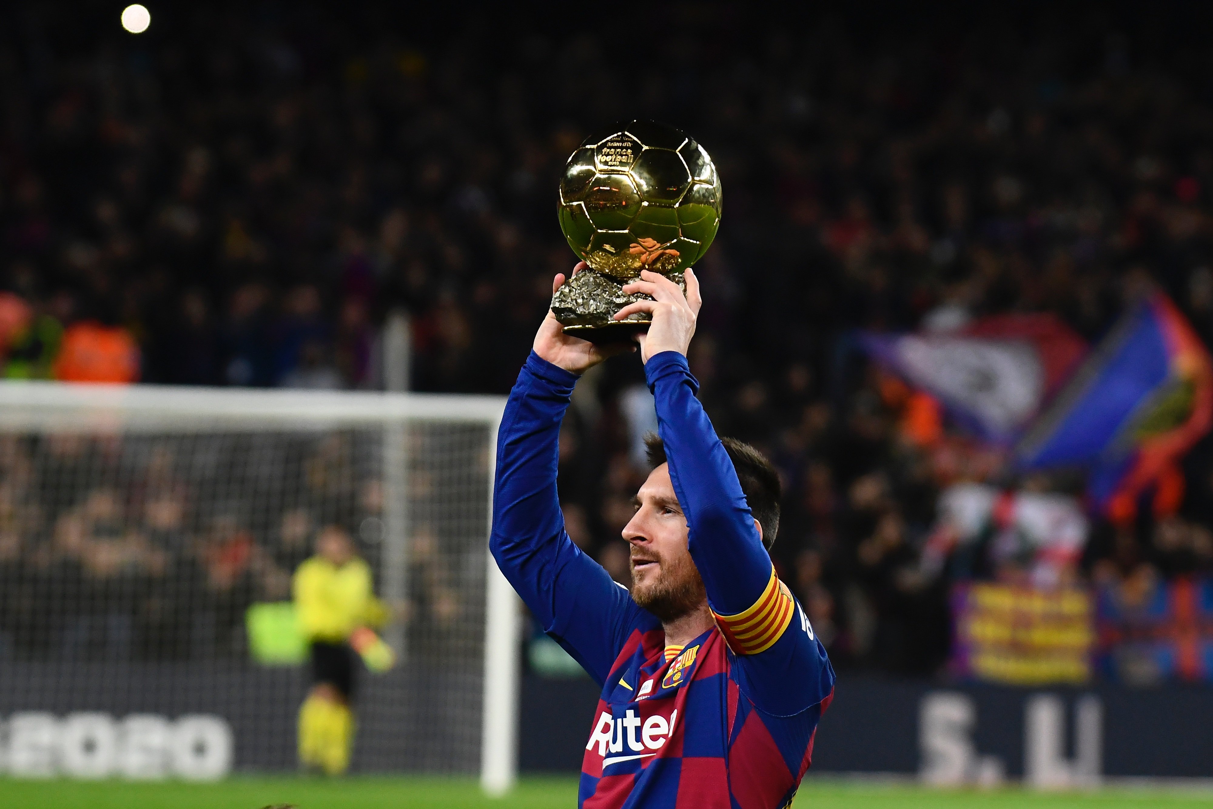 频繁受伤并 频繁受伤并